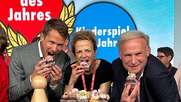 Neuköllner Spielverlag Schmidt Spiele gewinnt mit "Topp die Torte" Auszeichnung Kinderspiel des Jahres.