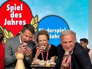 Neuköllner Spielverlag Schmidt Spiele gewinnt mit "Topp die Torte" Auszeichnung Kinderspiel des Jahres.