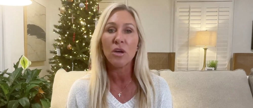 Die US-Abgeordnete Marjorie Taylor Greene gibt am 21. November ihren Rücktritt von ihrem Amt bekannt.