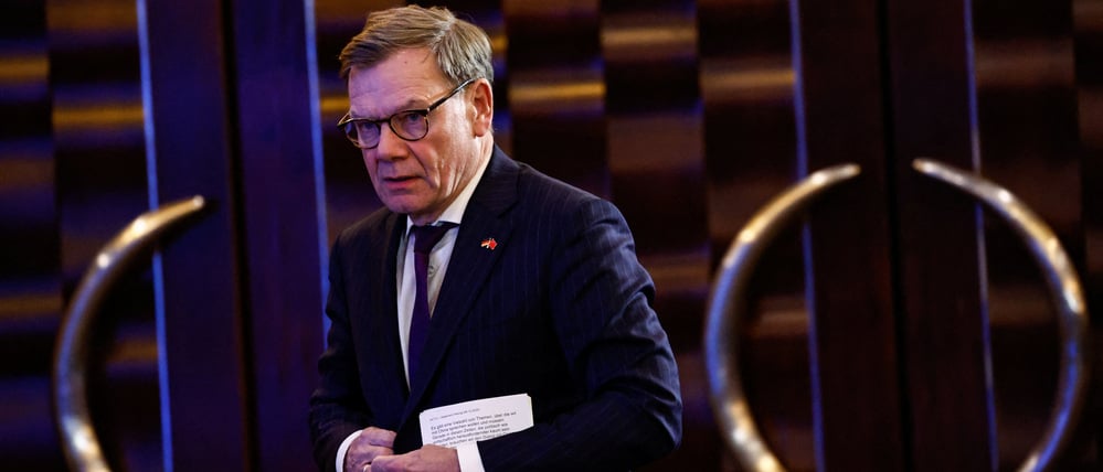 Johann Wadephul vor Beginn der Pressekonferenz in Peking.