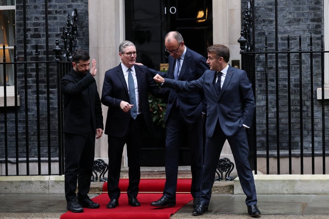 British Prime Minister Keir Starmer, Ukrainian President Volodymyr Zelenskiy, French President Emmanuel Macron, and German Chancellor Friedrich Merz meet at 10 Downing Street, in London, Britain, December 8, 2025. REUTERS/Isabel Infantes  