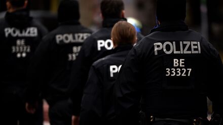Die Berliner Polizei geht seit fast einem Monat mit größeren Razzien gegen die organisierte Kriminalität vor. (Symbolbild)