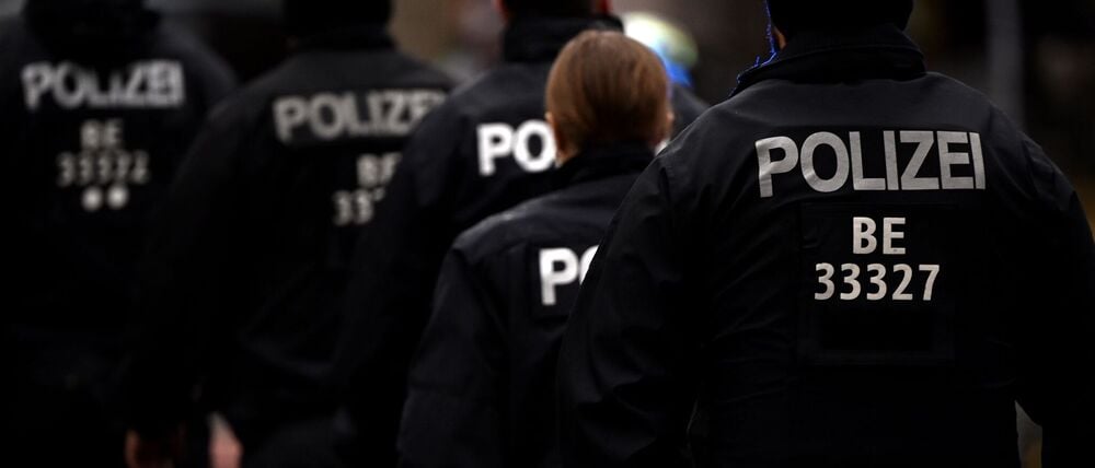 Die Berliner Polizei geht seit fast einem Monat mit größeren Razzien gegen die organisierte Kriminalität vor. (Symbolbild)
