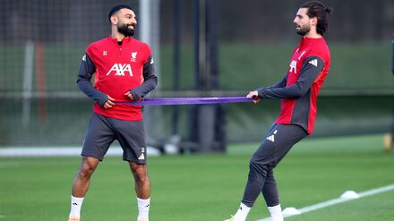 Mohamed Salah (l.) hatte am Wochenende scharfe Kritik geäußert. 