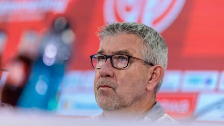 Urs Fischer will den FSV Mainz 05 zum Klassenerhalt in der Fußball-Bundesliga führen.