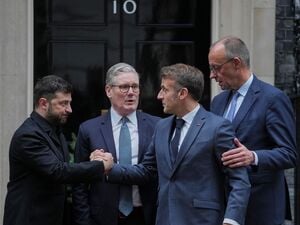 Der Kanzler bleibt im Hintergrund. Wolodymyr Selenskyj, Keir Starmer, Emmanuel Macron und Friedrich Merz (von links nach rechts) nach einem Ukraine-Treffen in London.