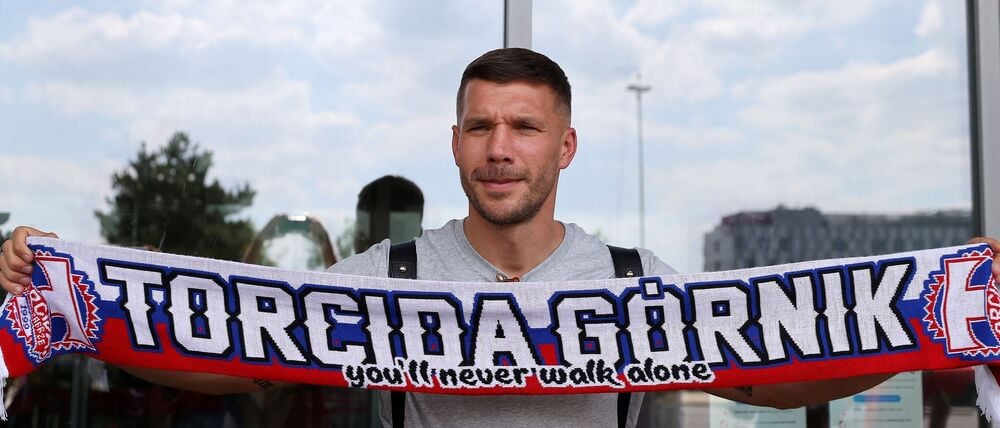 Hat jetzt nicht nur einen Schal von Gornik: Lukas Podolski. (Archivbild)