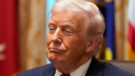 Trump stellt sich hinter seinen Verteidigungsminister Hegseth.