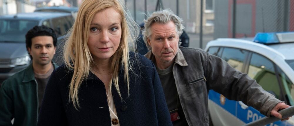 Tayfun Bastürk (Altamasch Noor, links), Judith Schrader (Nadja Uhl) und Jochen Montag (Dirk Borchardt) rücken zur Durchsuchung an.