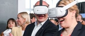 Der Regierende Bürgermeister Kai Wegner (CDU) und Wirtschaftssenatorin Franziska Giffey (SPD) versprühten bei der Standortbekanntgabe für das House of Games im Sommer Optimismus. Mit dem Start des Hauses dauert es aber noch einige Monate. (Archivbild)