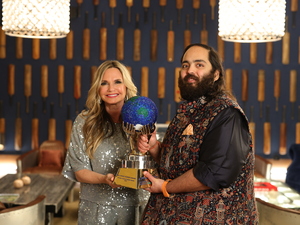 Dr. Robin Ganzert, Präsidentin und CEO der Global Humane Society, mit dem Preisträger des Global Humanitarian Award for Animal Welfare, Vantara-Gründer Anant Ambani // Weiterer Text über ots und www.presseportal.de/nr/181606 / Die Verwendung dieses Bildes für redaktionelle Zwecke ist unter Beachtung aller mitgeteilten Nutzungsbedingungen zulässig und dann auch honorarfrei. Veröffentlichung ausschließlich mit Bildrechte-Hinweis.