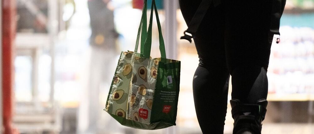 Einkommensschwache Haushalte geben besonders viel für Wohnen und Lebensmittel aus.