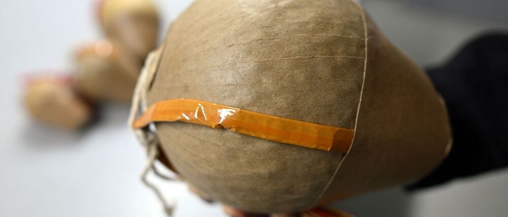 So kann eine Kugelbombe aussehen, die in Deutschland ohne besondere Erlaubnis tabu ist und schwere Verletzungen verursachen kann. (Symbolbild)