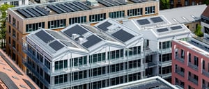 Das Potsdamer Kreativquartier aus der Nähe betrachtet: Hier zu sehen die sogenannte Orangerie, dahinter der Bürobau „Rack“.