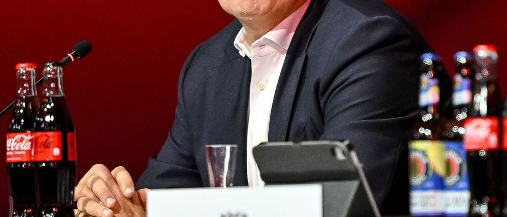 Bayern Münchens Vorstandsvorsitzender Jan-Christian Dreesen hofft auf ein Einlenken des DFB im Zoff um die Frauen-Bundesliga. (Archivbild)