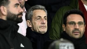 Sarokzy vergleicht sein Schicksal mit der Affäre Dreyfus und der Romanfigur des Grafen von Monte Christo – beides unschuldig Verurteilte.