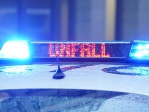 Mit einem Polizeiauto wurde eine Frau in Moabit angefahren. (Symbolbild)