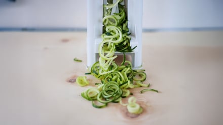 Cucumber spirals with a spiraliser
