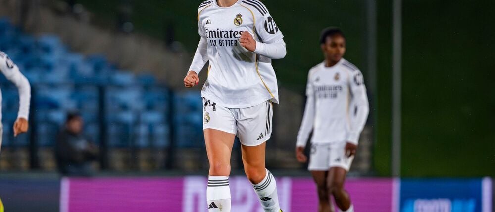 Maria Méndez erzielt gegen die Wolfsburgerinnen das 1:0.