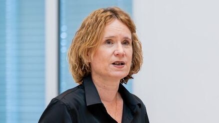 Die Brandenburger BSW-Landtagsabgeordnete Melanie Matzies (l) ist nach dem Austritt aus der Partei wieder eingetreten. (Archivbild)