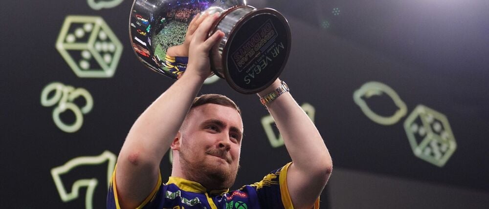 Der Darts-Weltmeister und Weltranglisten-Erste Luke Littler hadert mit seiner Bekanntheit. (Archivbild)
