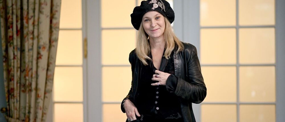 Schauspielerin Jeanette Hain ist seit ein paar Tagen in der ARD-Mediathek als Mafiapatin zu sehen.