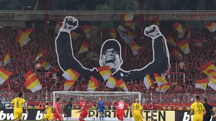 Die Herzen der Union-Fans eroberte Fischer im Sturm. Nach dem Aufstieg in die Bundesliga widmeten sie ihm diese imposante Choreo.