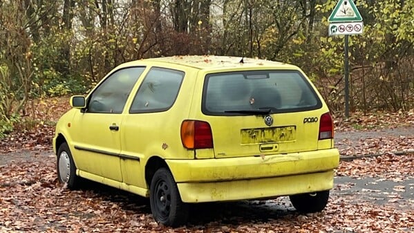 Schrottauto in Hakenfelde