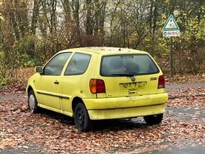 Schrottauto in Hakenfelde