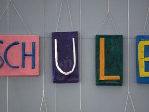 An Berliner Schulen haben viele Kinder und Jugendlichen erhebliche Defizite in Deutsch und Mathematik.  (Symbolbild) 