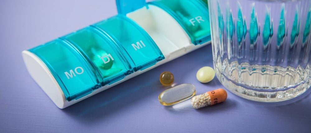 Manche Menschen tun sich schwer beim Schlucken von Tabletten: Ein paar Tricks können helfen und das Einnehmen deutlich erleichtern. (Symbolbild)