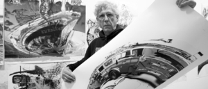 Der Künstler Wolfgang Petrick vor einem seiner Bilder.