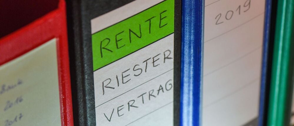 Der BGH hat eine Klausel in einer fondsgebundenen Riester-Versicherung geprüft. (Symbolbild)