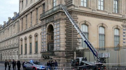 Die Polizei hat die Täter beim Einbruch in den Louvre nur knapp verpasst. (Archivbild)
