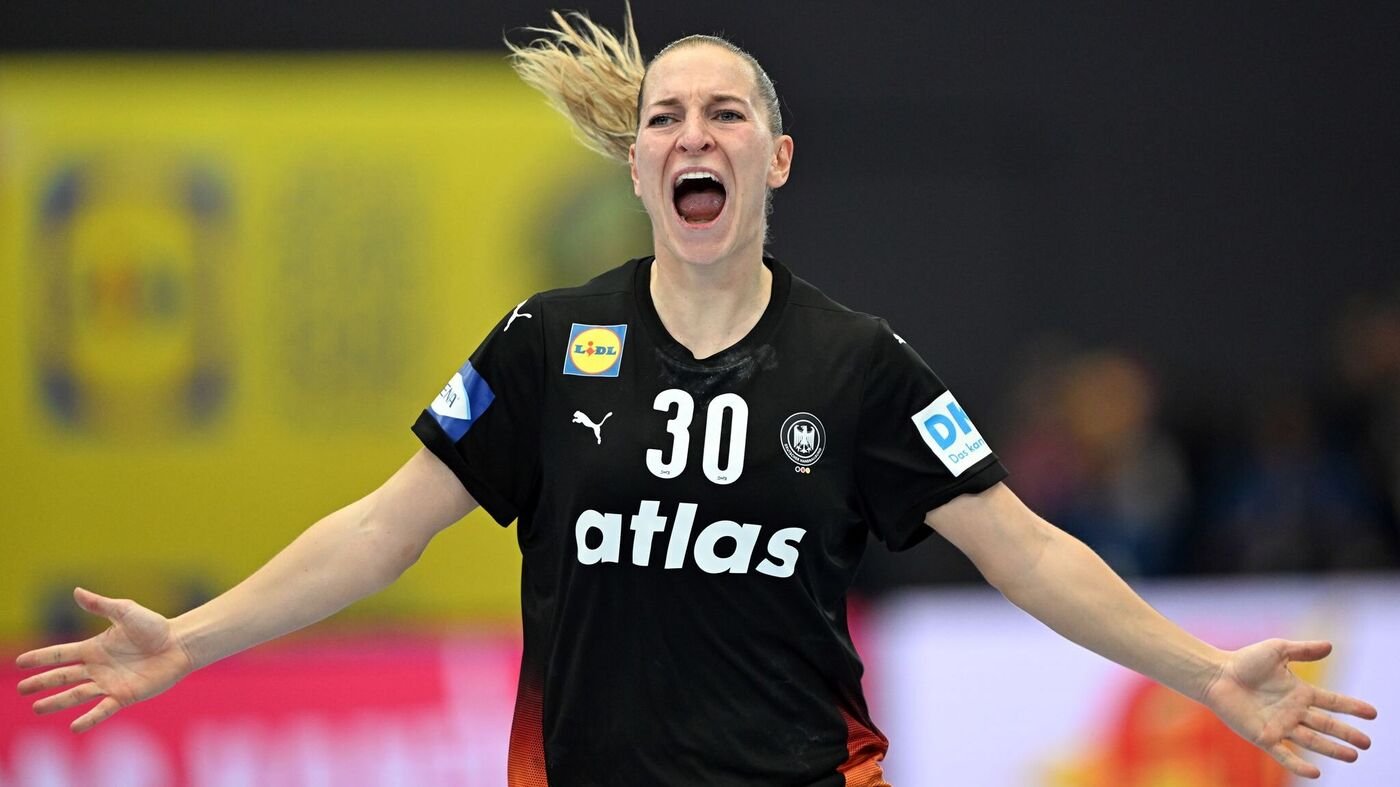 Handball players challenge world champions France in the semi-finals