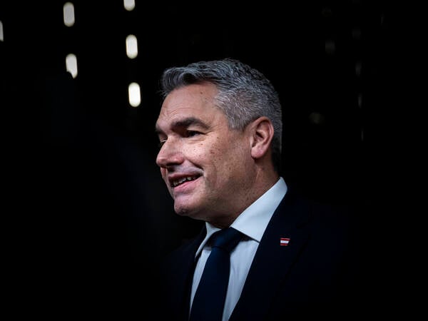European Council Summit In Brussels Chancellor of Austria Karl Nehammer talks to the press and journalists from local and international media after the end of the European Council Summit, the meeting of the EU leaders at the headquarters of the European Union in Brussels, Belgium on December 19, 2024 Brussels Belgium PUBLICATIONxNOTxINxFRA Copyright: xNicolasxEconomoux originalFilename: economou-notitle241219_npsYX.jpg
Best2025
