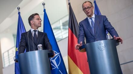 Im Zentrum der Gespräche von Kanzler Friedrich Merz (CDU) mit Nato-Generalsekretär Mark Rutte standen die Verhandlungen über eine Friedenslösung für die Ukraine.