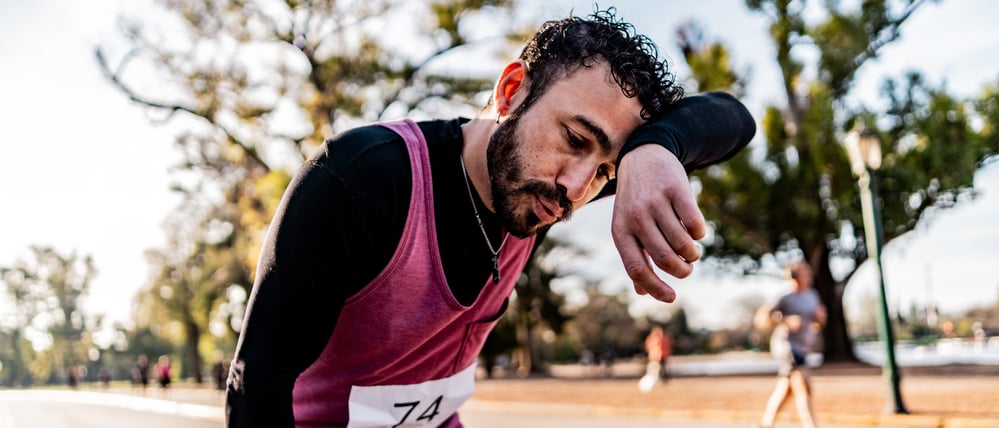 Leistungseinbrüche kennen sowohl Leistungs- als auch Breitensportler.