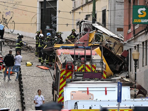Tram derails In Lisbon killing 15 and injuring 20 people LISBON, PORTUGAL - SEPTEMBER 03: Rescuers and firefighters operate at the scene after the Gloria funicular cable railway derailed in Lisbon, Portugal, 03 September 2025. At least 15 died in the derailment, with emergency services reporting that 20 were injured and others are still trapped at the scene. Zed Jameson / Anadolu Lisbon Portugal. Editorial use only. Please get in touch for any other usage. PUBLICATIONxNOTxINxTURxUSAxCANxUKxJPNxITAxFRAxAUSxESPxBELxKORxRSAxHKGxNZL Copyright: x2025xAnadoluxZedxJamesonx
Best2025
