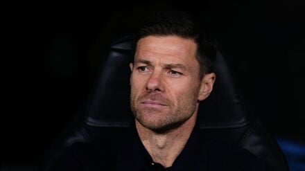 Wie lange darf Xabi Alonso noch auf der Real-Bank sitzen?