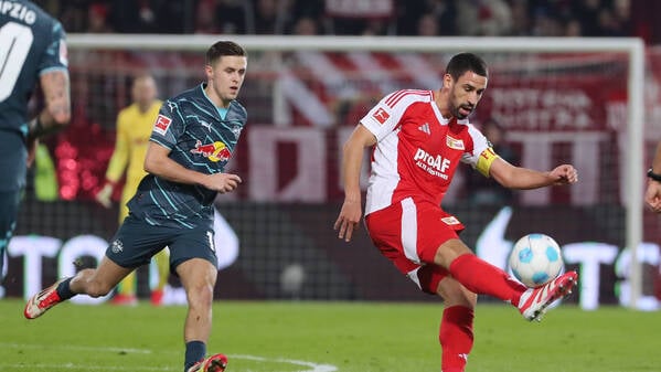 Nach seiner Gelbsperre kehrt Rani Khedira (rechts, hier gegen Leipzigs Christoph Baumgartner) gegen seinen Ex-Klub zurück in die Startelf.