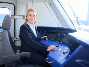 Die Betriebswirtin Evelyn Palla besitzt auch einen Lokführerschein. Sie kennt viele Probleme im Bahnverkehr deshalb aus eigener Anschauung.