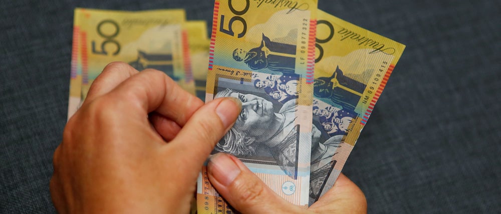 In Australien sind Arbeitgeber verpflichtet, einen festen Prozentsatz des Gehalts ihrer Angestellten in sogenannte Superannuation (kurz: Super) Funds einzuzahlen – aktuell rund zwölf Prozent.