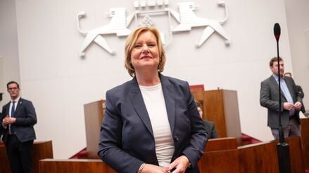 Bremens neue Innensenatorin Eva Högl (SPD) bei ihrer Wahl.