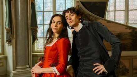 Havana Joy und Eren M. Güvercin spielen in der neuen ARD-Serie „Mozart/Mozart“ die Wunderkinder Maria Anna und Wolfgang Amadeus Mozart.