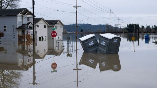 Starkregen setzt Landstriche im US-Bundesstaat Washington unter Wasser.