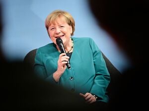Angela Merkel (CDU), Bundeskanzlerin a.D., spricht während eines Talks „Stern Stunde“ in der Bertelsmann Repräsentanz.