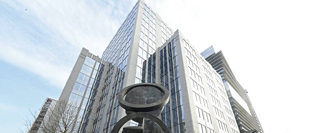 Euroclear ist eine belgische Finanzmarktinfrastrukturgruppe, die sich auf den Bereich der Zentralverwahrer (CSD) spezialisiert hat.