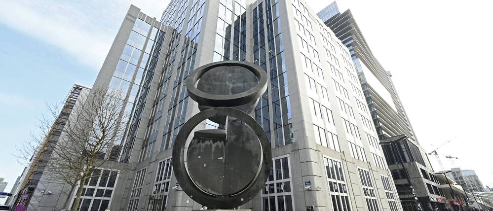 Euroclear ist eine belgische Finanzmarktinfrastrukturgruppe, die sich auf den Bereich der Zentralverwahrer (CSD) spezialisiert hat.