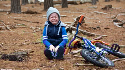 Viele Kinder in der vierten Klasse können laut Lehrkräften und Polizei kaum oder gar nicht sicher Fahrrad fahren. Das liegt unter anderem auch am fehlenden Körpergefühl.